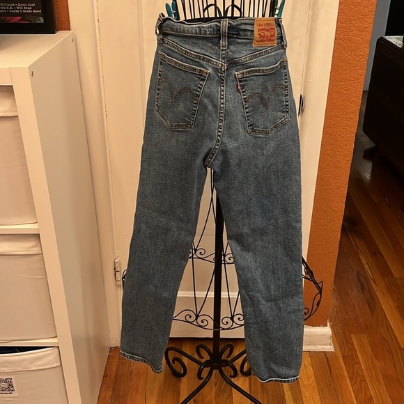 Levi's Wedgie Straight Fit Women's Jeans-Size 26 - Picture 4 of 6